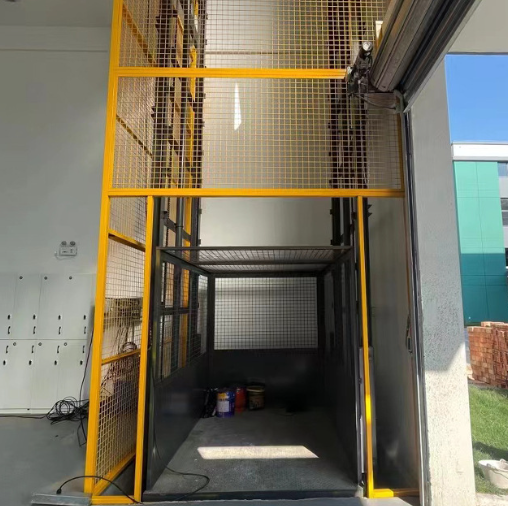 景德镇导轨式升降机助力物流园破解运输难题