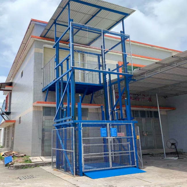 景德镇建材厂室外升降货梯安装